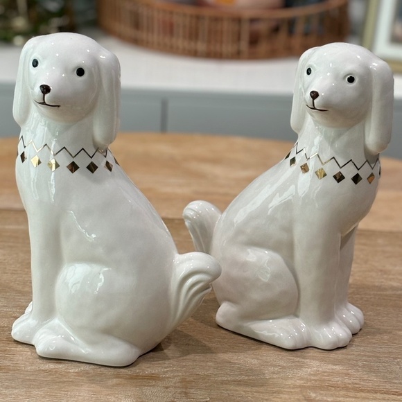 NWT Pier 1 Set of 2 Ceramic Dog Figurines - Picture 1 of 6